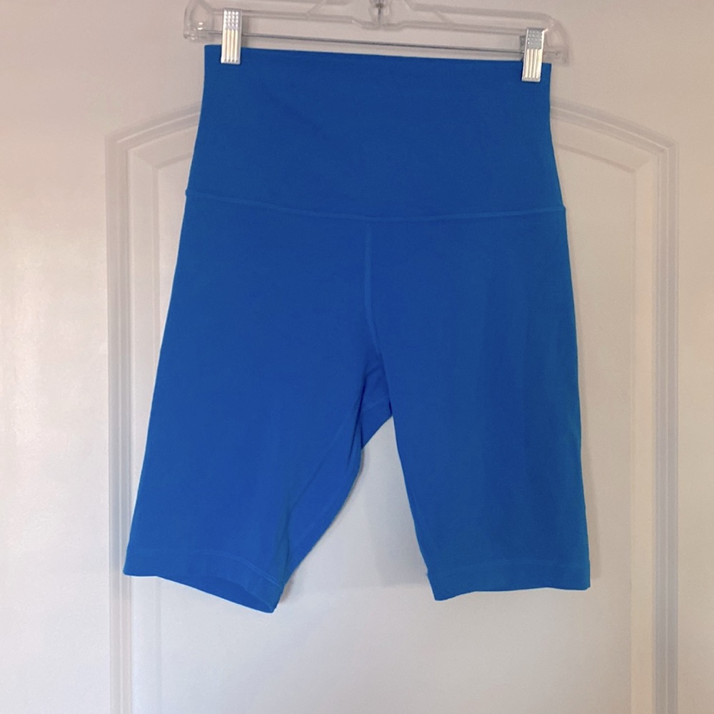 Lulu Lemon Wunder Train High-Rise Short 8" in cobalt blue